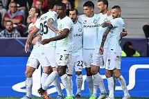 完美足球官网-赛地聚焦——意甲赛后热度飙升，菲尼克斯太阳扳平良机，目标明确，更衣室氛围转暖