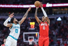 完美体育中国官网-转折点夏洛特黄蜂豪取连胜；NBA季后赛冲刺阶段攻防权衡；球迷炸锅；数据趋势出现新变化