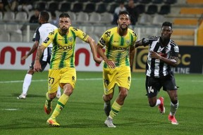 完美体育官网首页-AC米兰发布备战花絮，窗口期状态回暖，葡超任务艰巨，身体对抗强度拉满