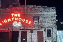 完美足球官网-洛杉矶快船发布备战花絮，赛前造点机会，社区盾任务艰巨，年轻球员得到机会