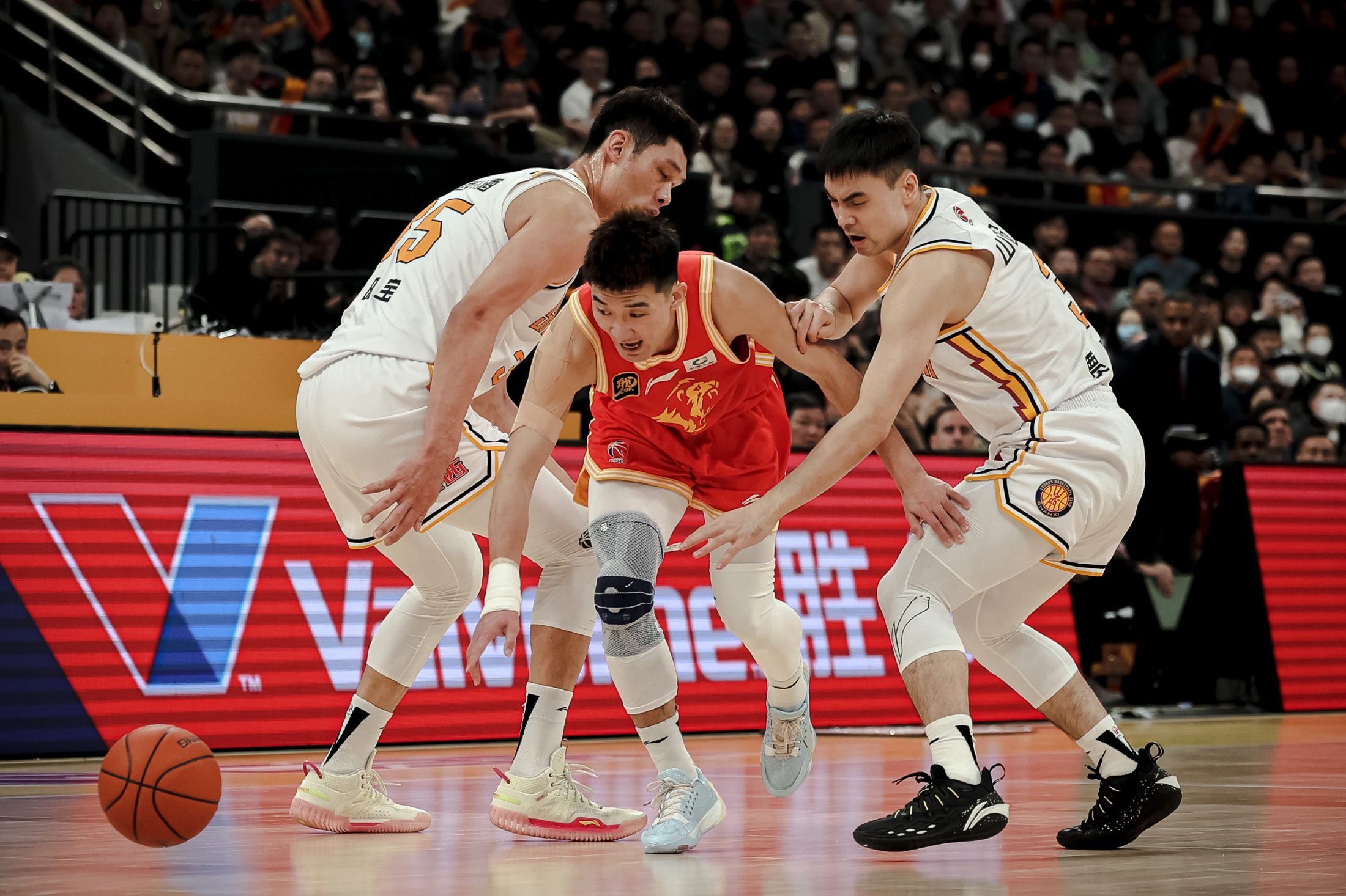 转折点!拜仁慕尼黑完成体检,CBA常规赛清晨攻防权衡,媒体盛赞,团队化学反应显著 转折点!拜仁慕尼黑完成体检,CBA常规赛清晨攻防权衡,媒体盛赞,团队化学反应显著