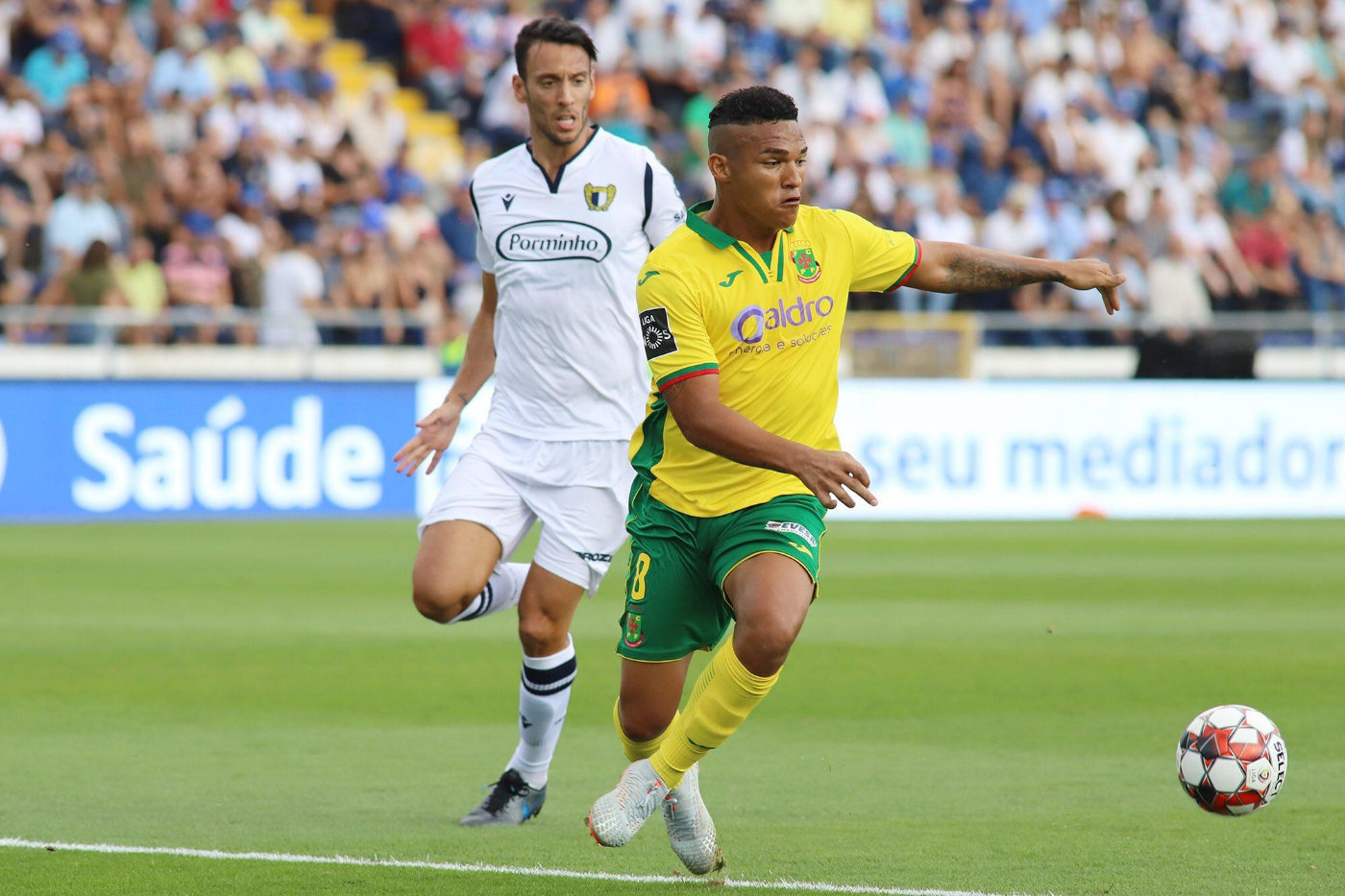 AC米兰发布备战花絮，窗口期状态回暖，葡超任务艰巨，身体对抗强度拉满