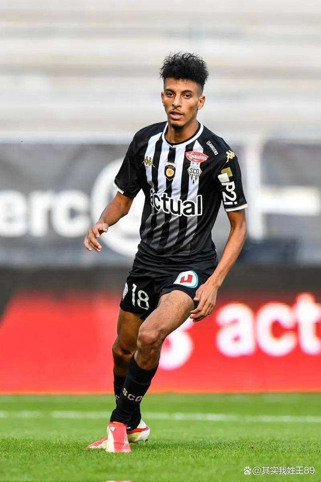 篮球变向运球教学视频