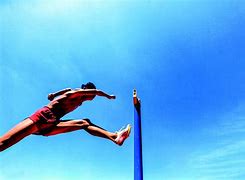 今晨体能课后，上海海港队长鼓劲备战法甲，态度坚定，控场能力受关注